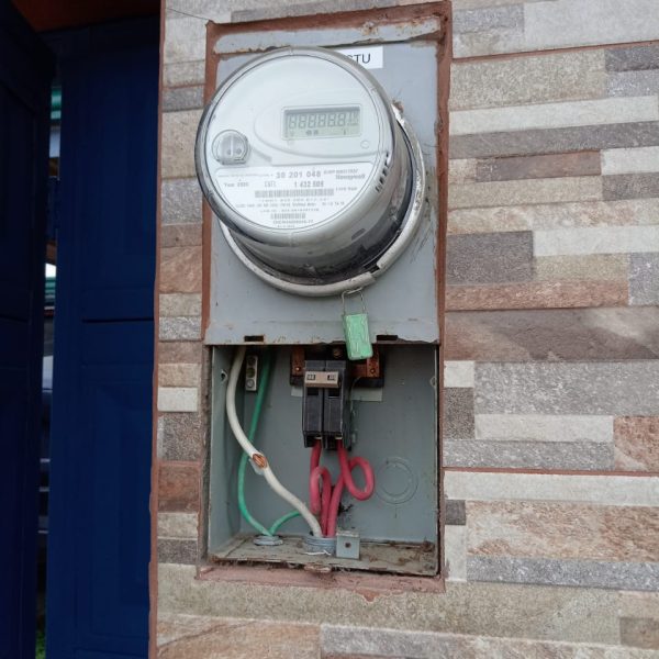 Electricidad, mantenimiento, cámaras y aires acondicionados